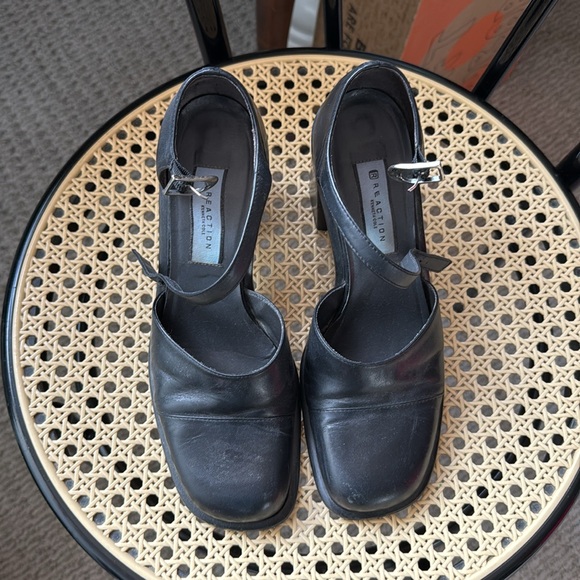 Kenneth Cole Reaction 90s Mary Jane’s - Picture 2 of 5